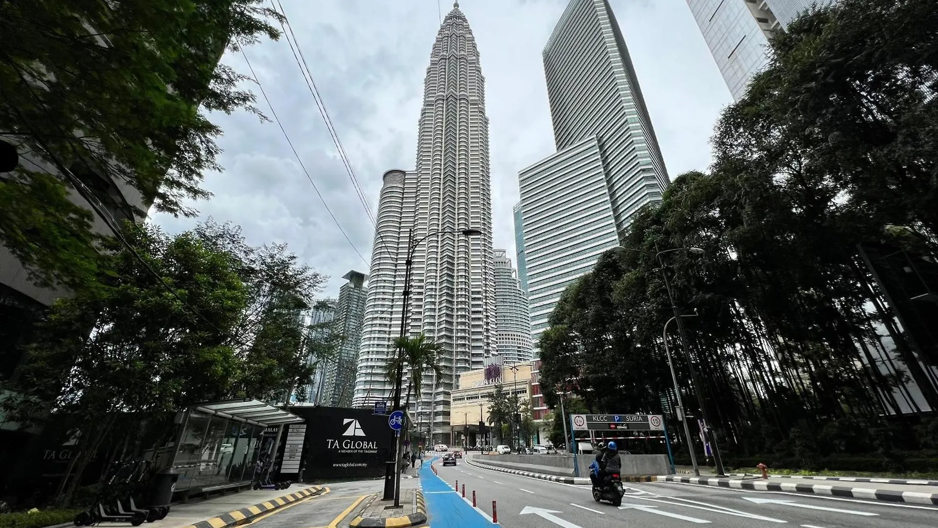 Apartment Sky Suites Lovely 3Br Suite At Klcc Kuala Lumpur
